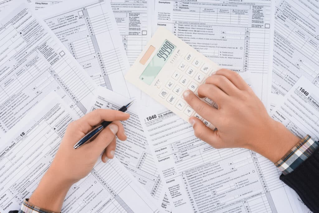No tengo papeles: ¿debo pagar impuestos?
