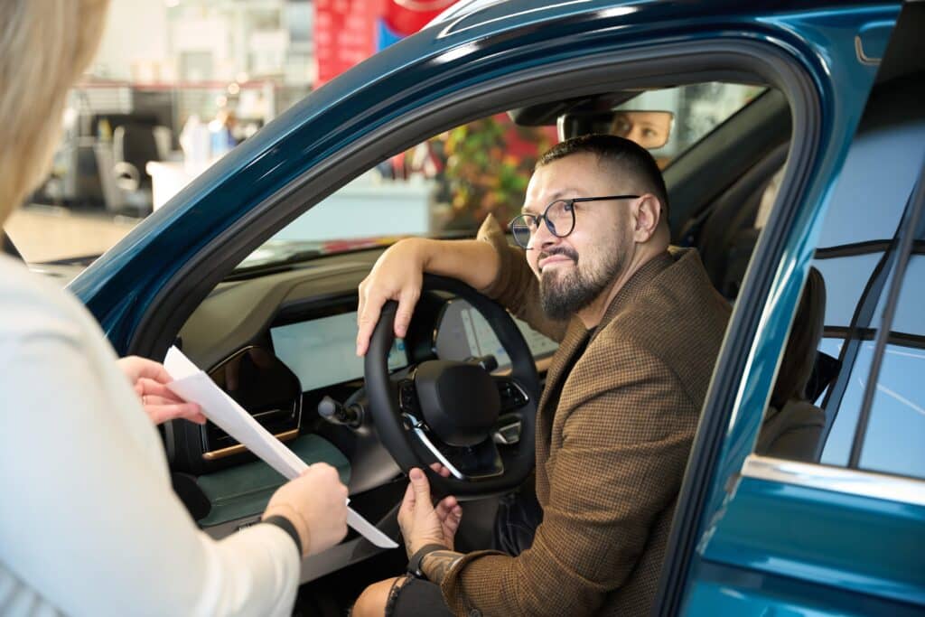 Comprar un auto en Estados Unidos: Guía completa para inmigrantes