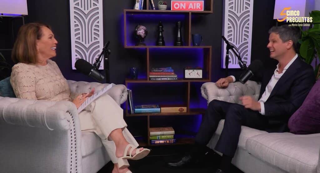 “Cinco Preguntas” -Entrevista con María Elena Salinas