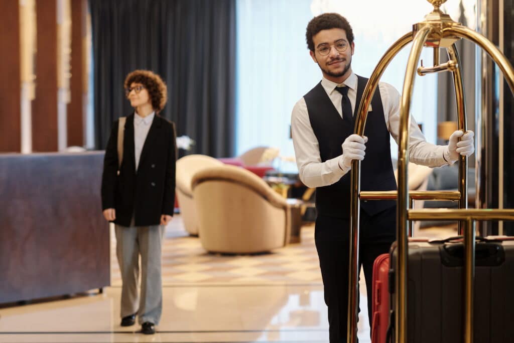 Trabajar en hoteles en USA: requisitos legales y opciones migratorias