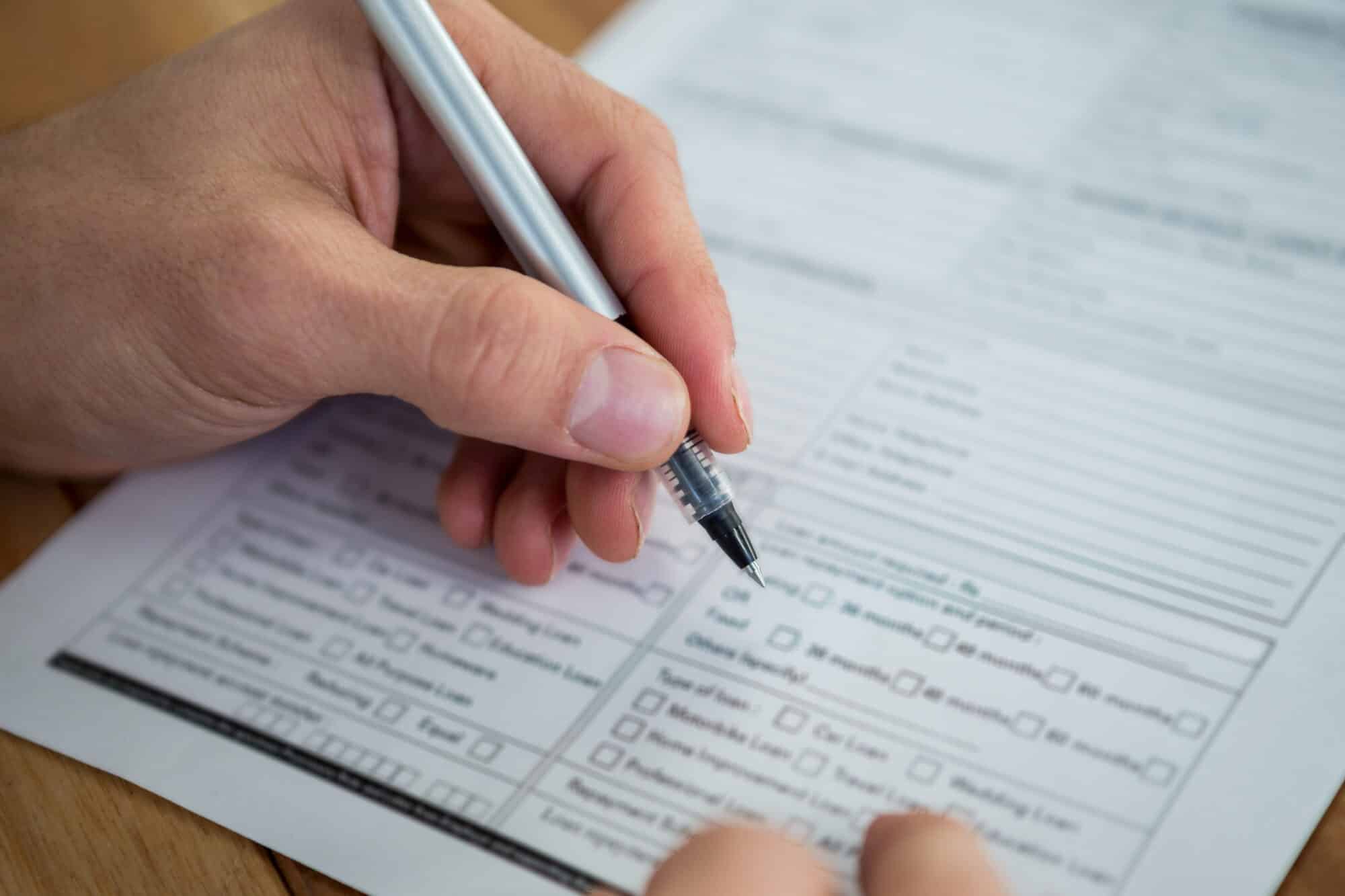 Errores del I-9 ahora pueden costar miles de dólares: lo que cambió en 2026